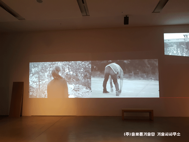 노원구 OO미술관 1층 전시관 엡손 EB-1960 LCD 빔프로젝터설치사진