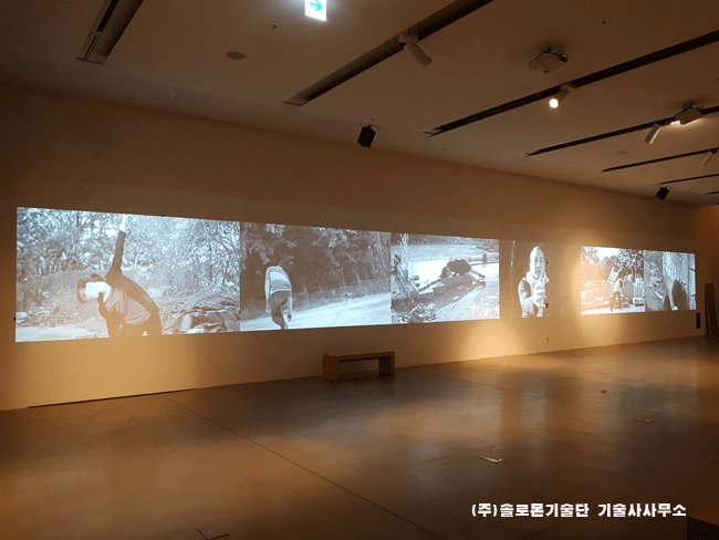 노원구 OO미술관 1층 전시관 엡손 EB-1960 LCD 빔프로젝터설치사진